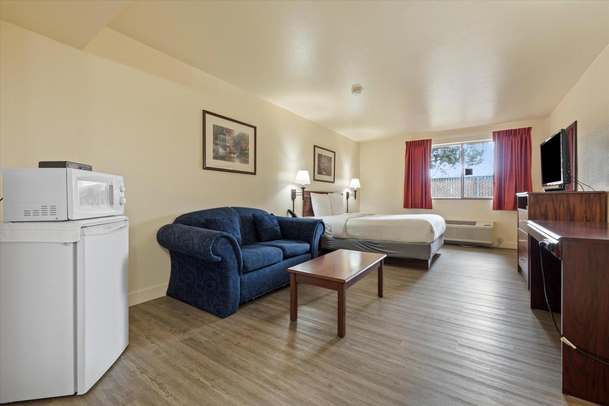 Quincy Inn And Suites מראה חיצוני תמונה