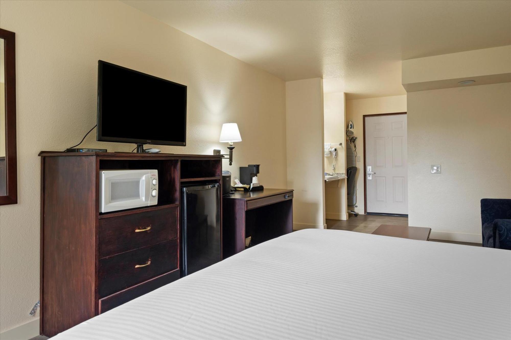 Quincy Inn And Suites מראה חיצוני תמונה