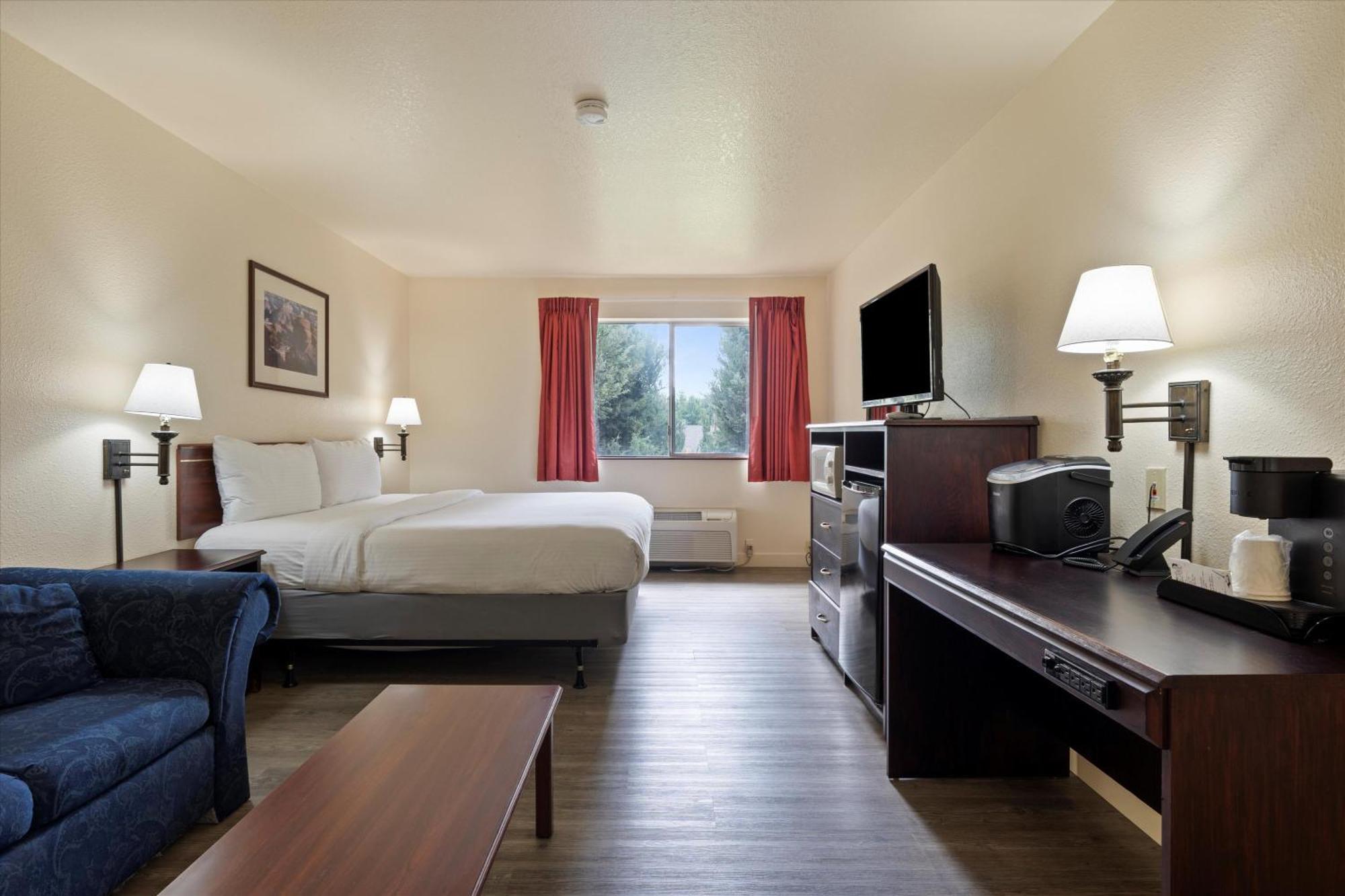 Quincy Inn And Suites מראה חיצוני תמונה