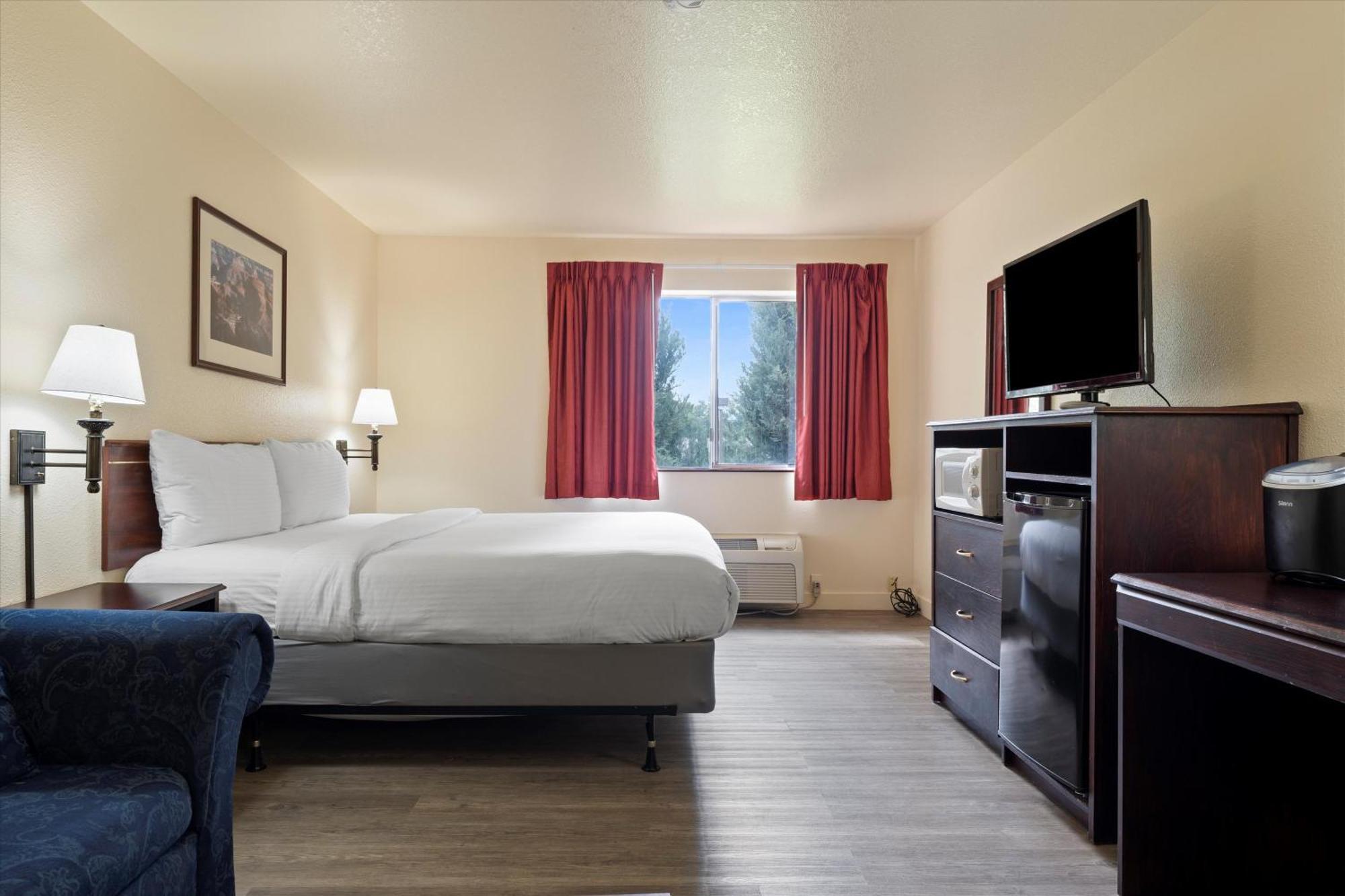Quincy Inn And Suites מראה חיצוני תמונה