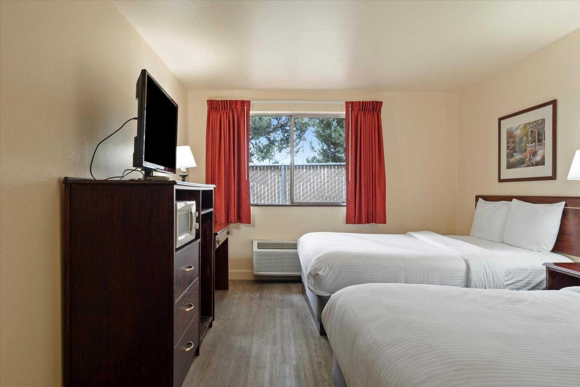 Quincy Inn And Suites מראה חיצוני תמונה