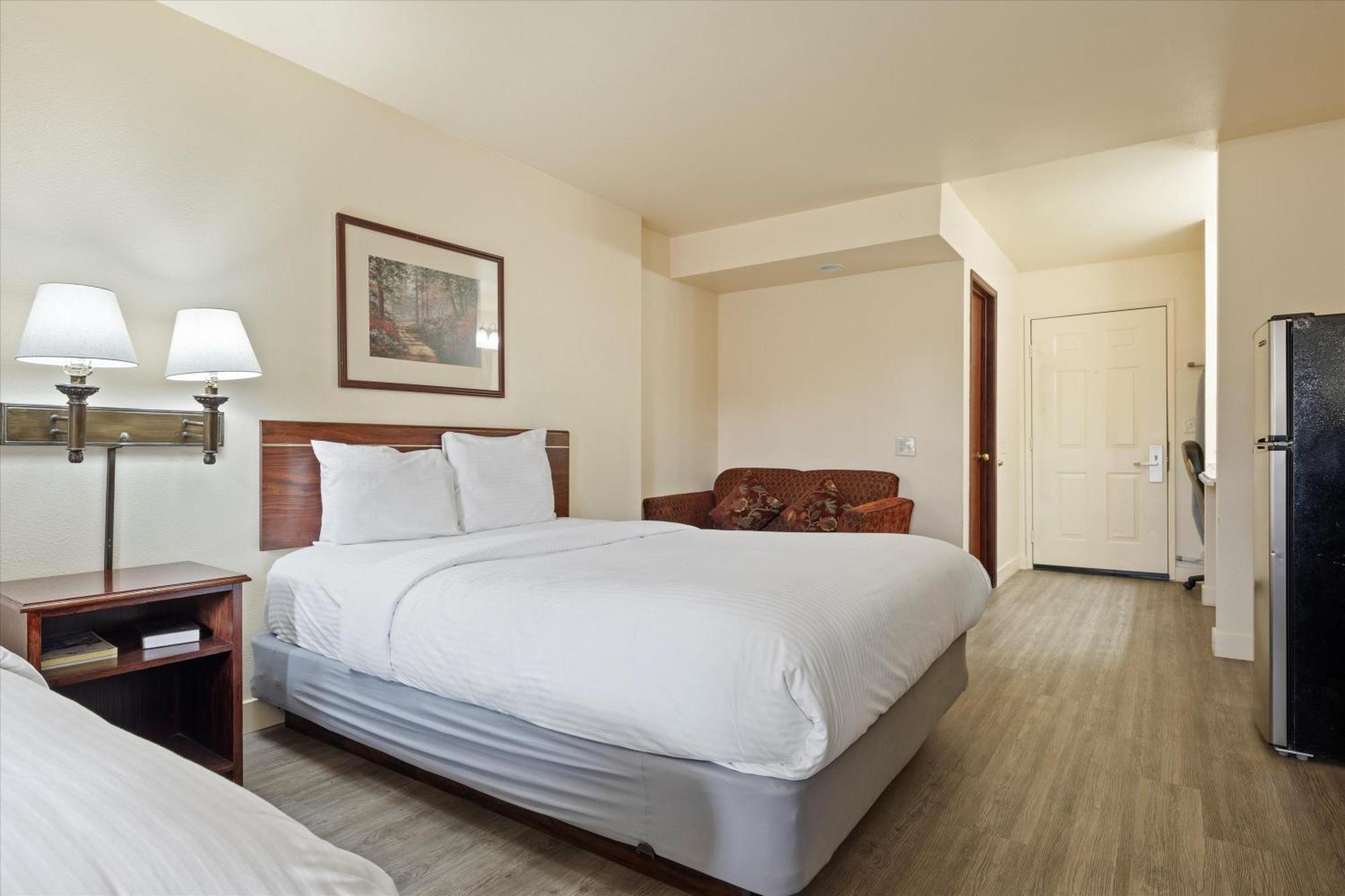Quincy Inn And Suites מראה חיצוני תמונה