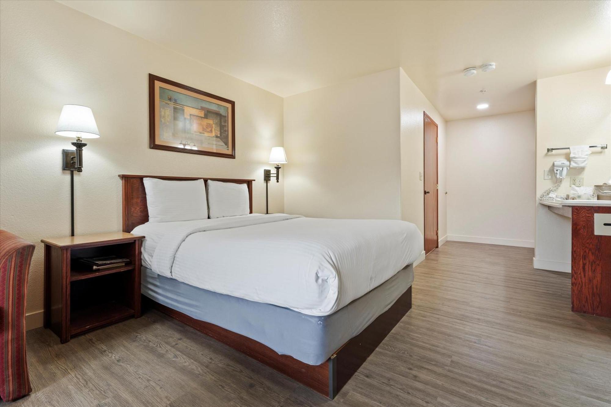 Quincy Inn And Suites מראה חיצוני תמונה