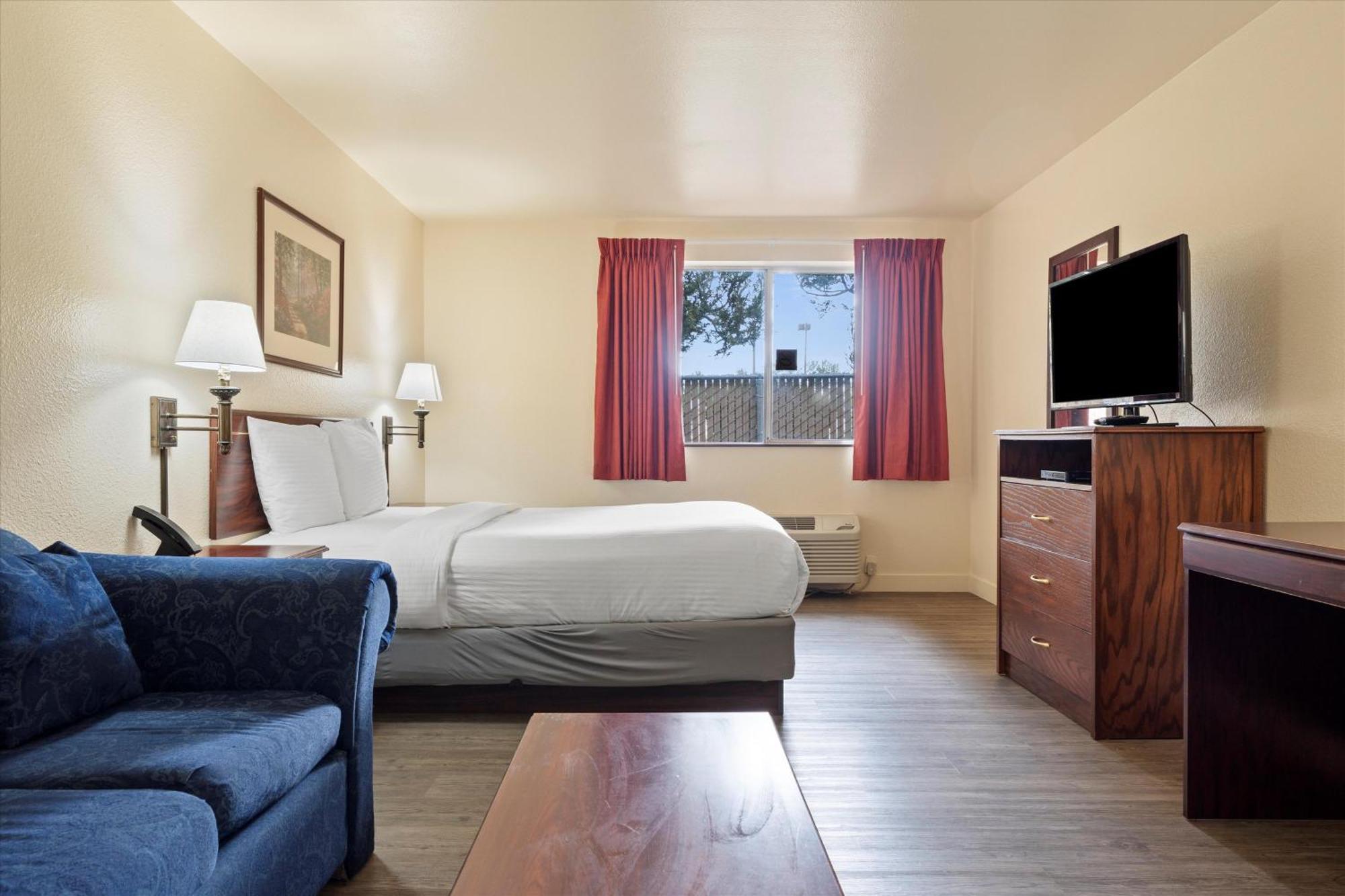 Quincy Inn And Suites מראה חיצוני תמונה