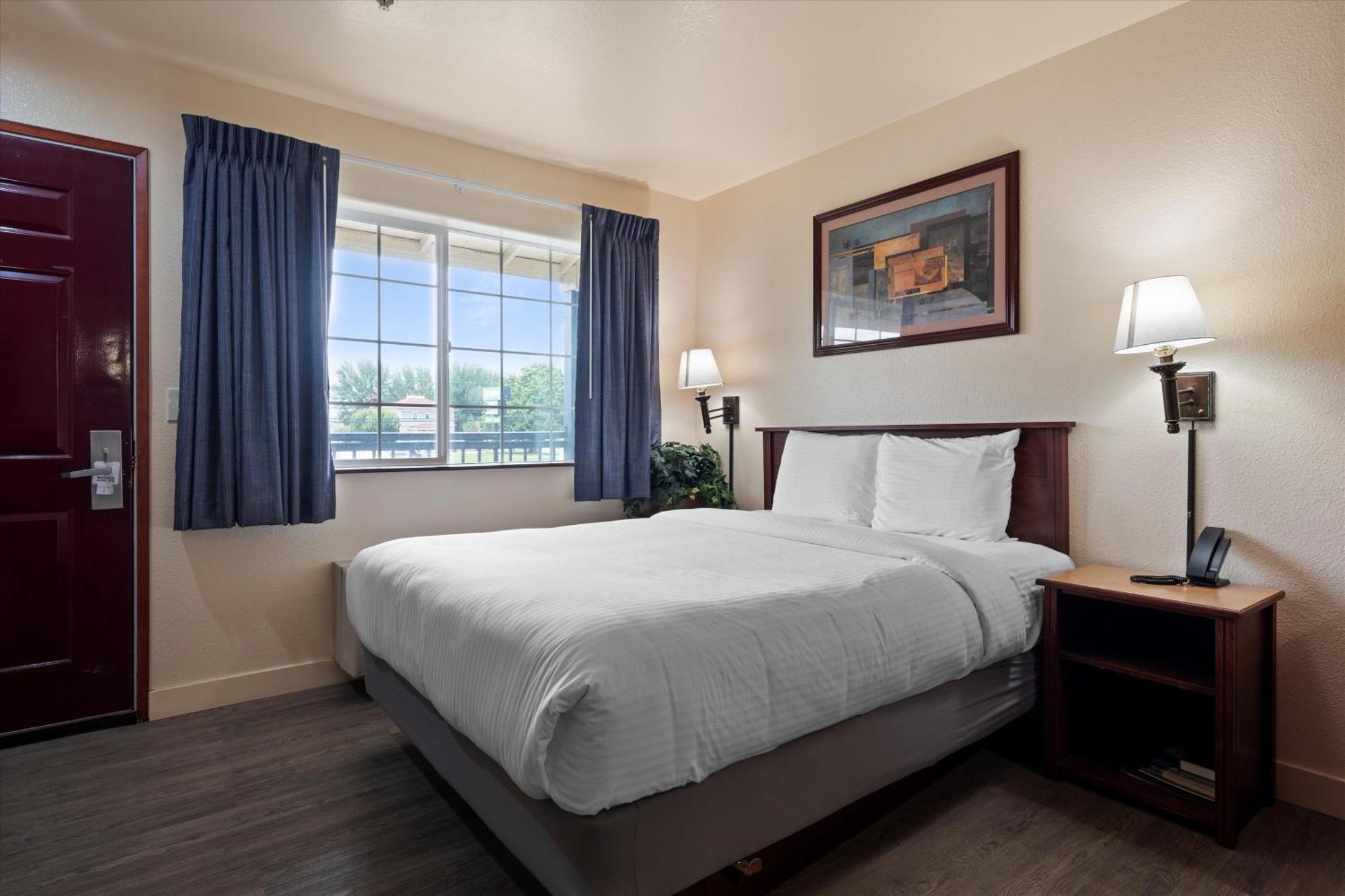 Quincy Inn And Suites מראה חיצוני תמונה