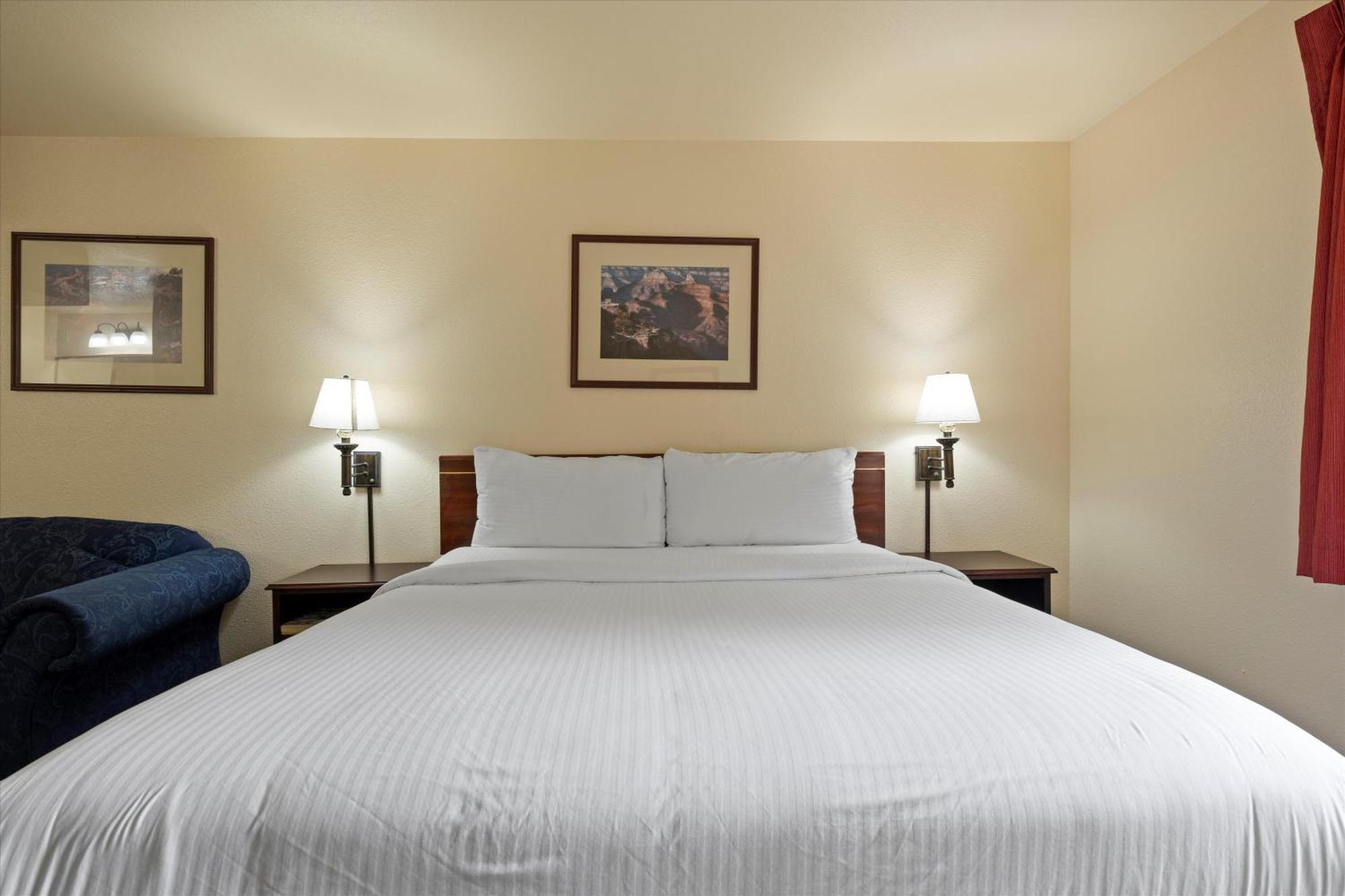 Quincy Inn And Suites מראה חיצוני תמונה