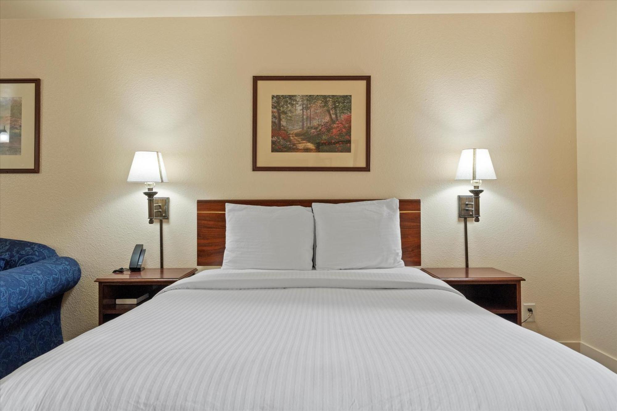 Quincy Inn And Suites מראה חיצוני תמונה